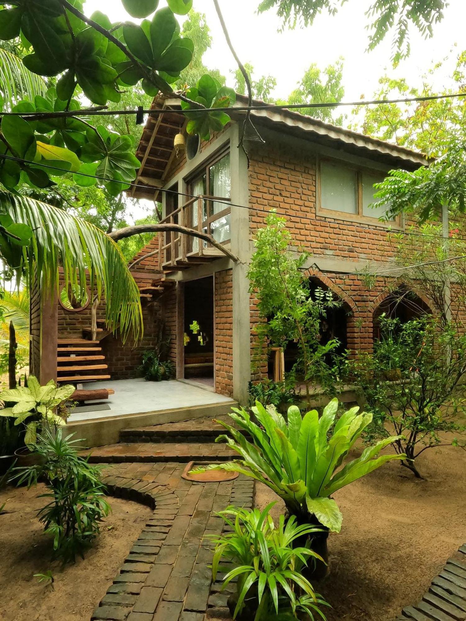 Monsoon Eco Resort - Whisky Point Arugambay Поттувил Номер фото